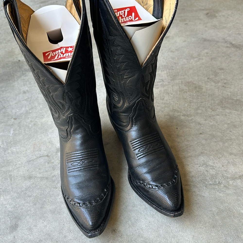 Black cowboy boots